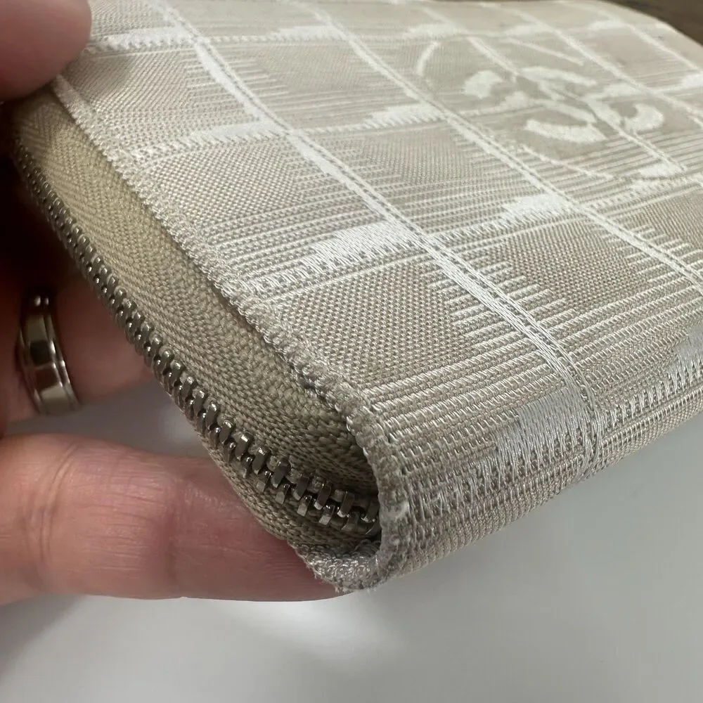 CHANEL welcome haute2hand